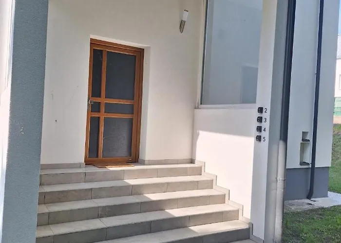 Spacious 2 - Room Apartment - 6 Guests, 24H Check-In, Near Vienna